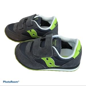 Brand NEW baby Sneakers size 7M